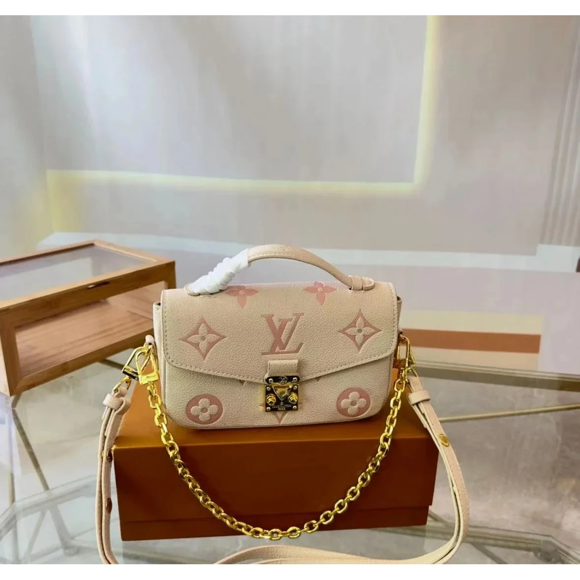 Louis Vuitton Louis Vuitton Pochette Pink Monogram Shoulder Bag Pink