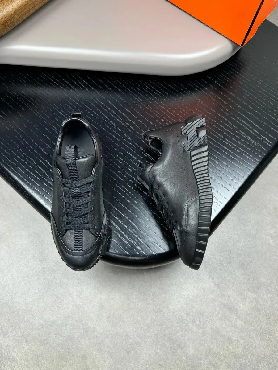 Hermès Hermès Runner Black Leather Sneakers Black