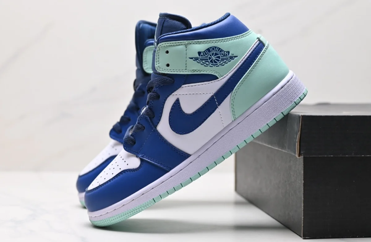 Nike Nike Air Jordan 1 Mid Sail/University Blue/Ghost Green Sneakers Blue - 1