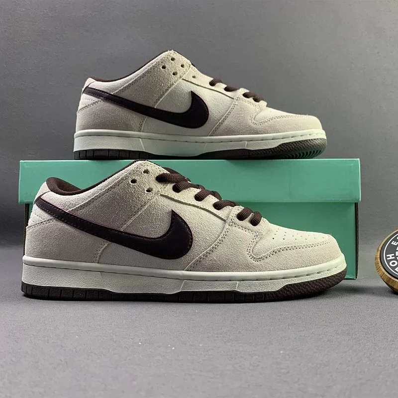 Nike Nike Dunk Low Beige/Brown Sneakers Beige