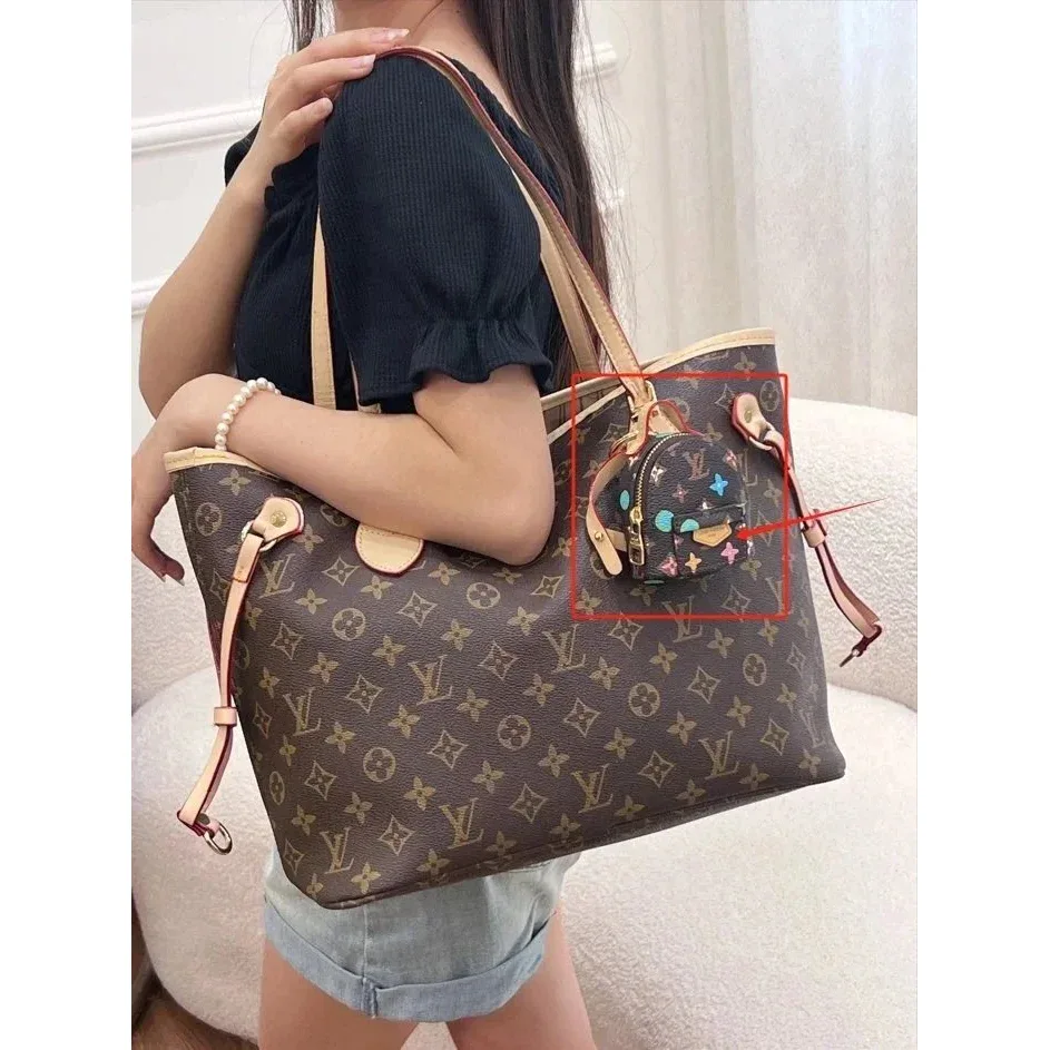 Louis Vuitton Neverfull Torebka z monogramem i mini torebką