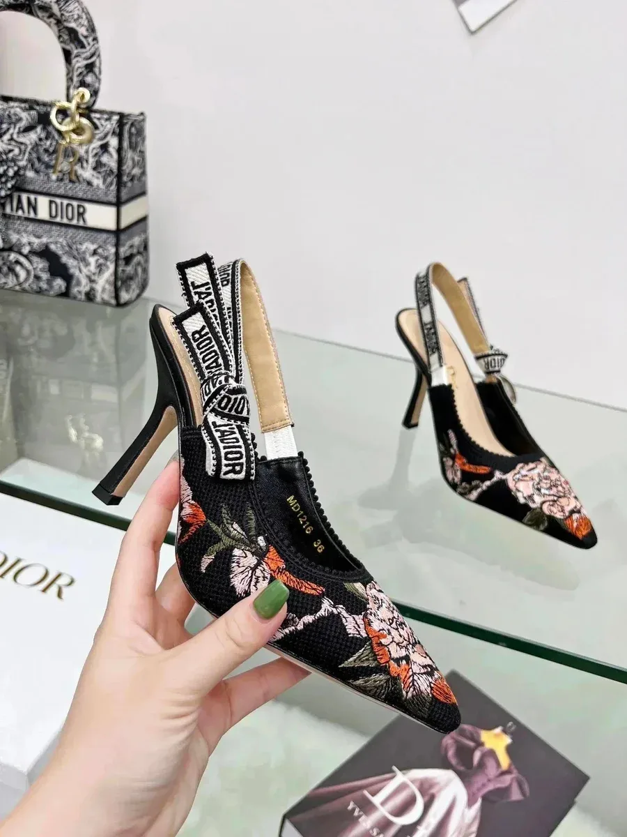 Dior Dior Lady Dior Floral Embroidery Heels Black Black - 1