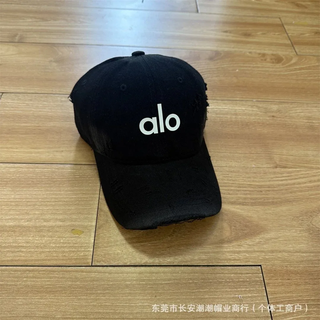 Alo Yoga Alo Yoga Black Distressed Logo Cap Black - 1