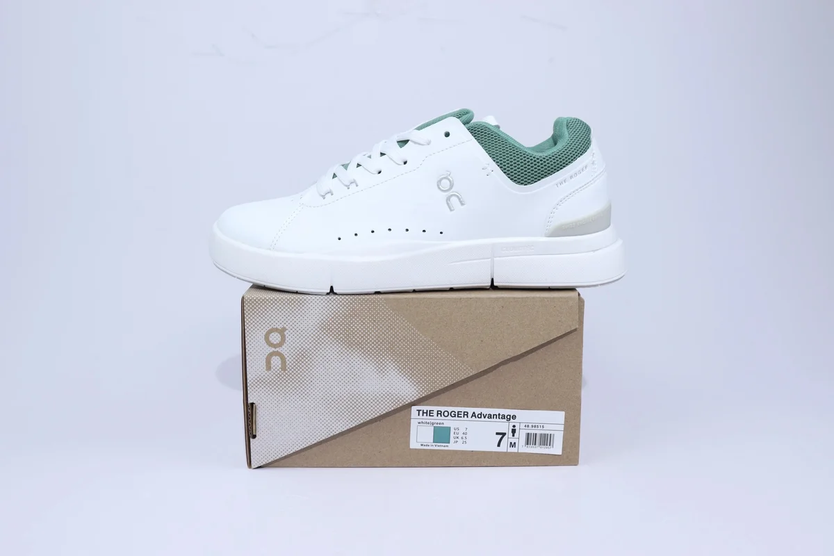 On Running On The Roger Advantage White/Green Sneakers White - 1