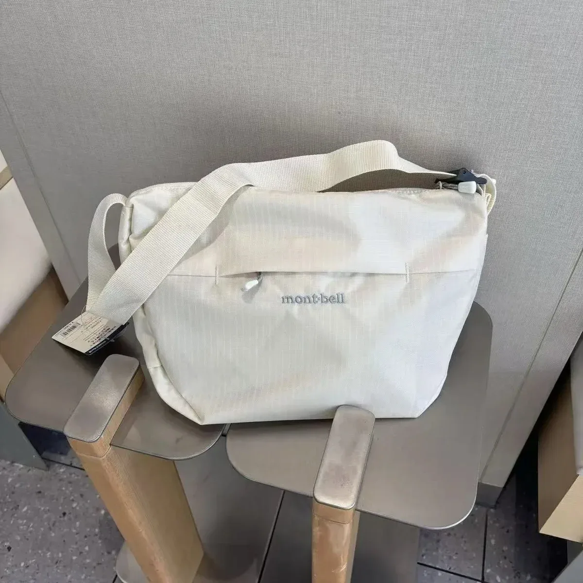 Montbell Montbell Cream Nylon Messenger Bag Cream - 1