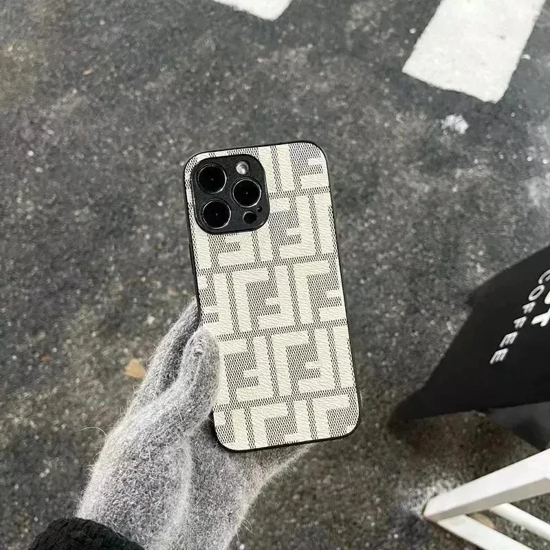 Fendi Fendi Iconic FF Pattern Phone Case Cream/Black Cream - 1