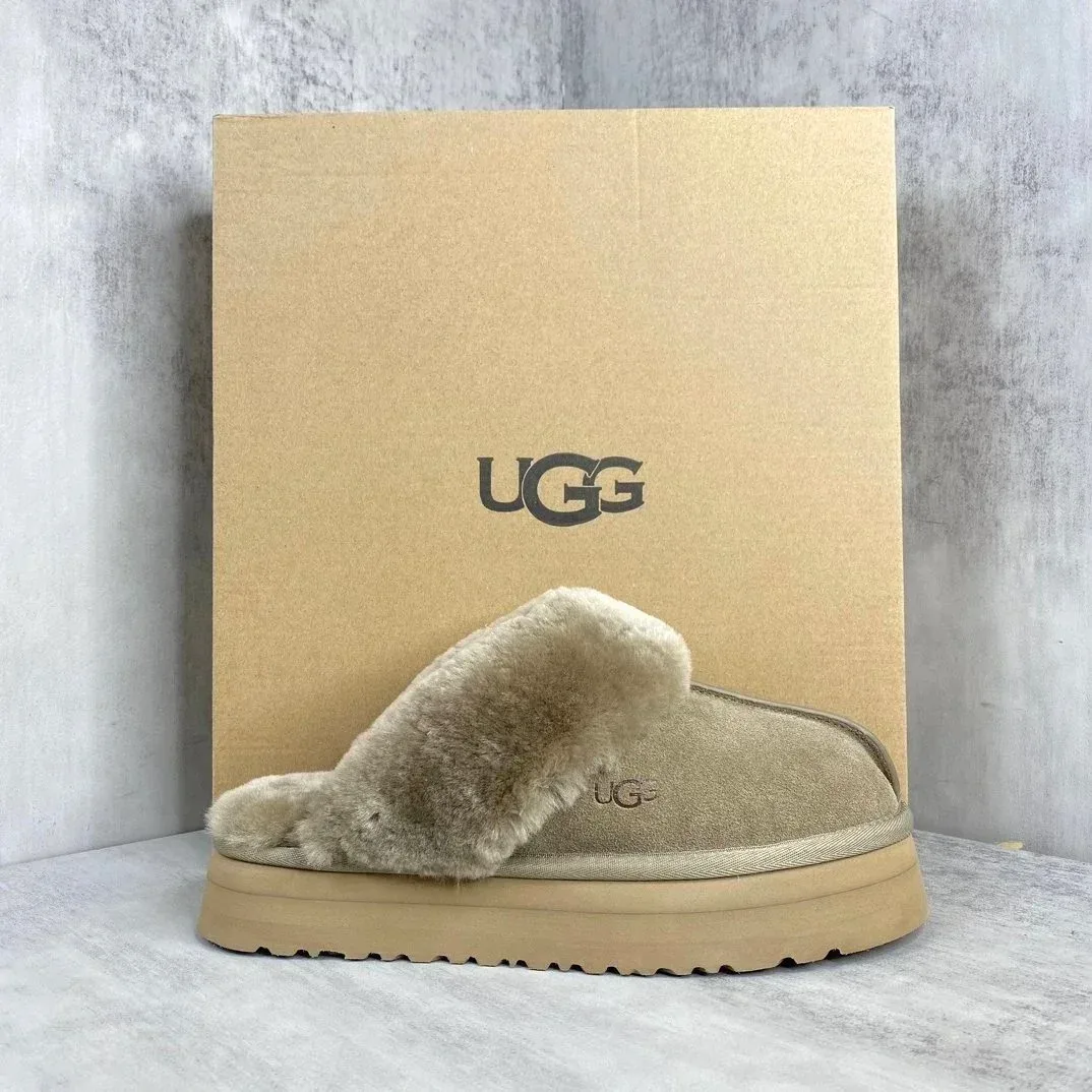 UGG UGG Classic Short Chestnut Slipper Beige