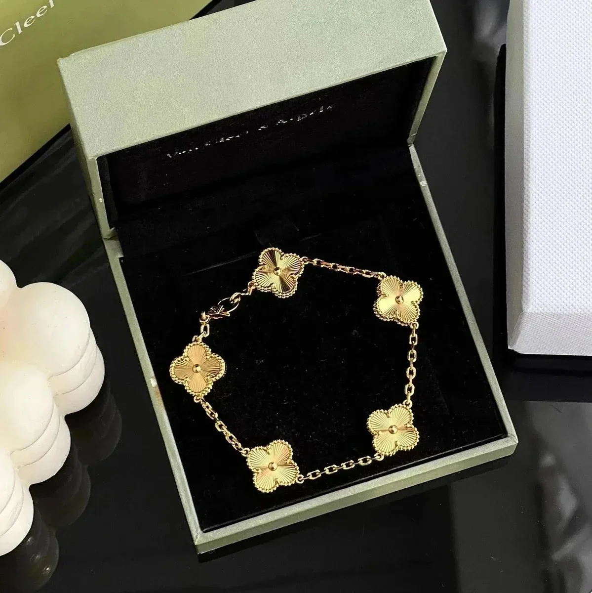 Van Cleef & Arpels Van Cleef & Arpels Alhambra Holographic Gold Bracelet Gold