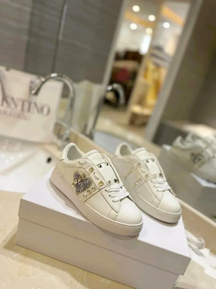 Valentino Valentino Rockstud Heart White/Gold Sneakers White