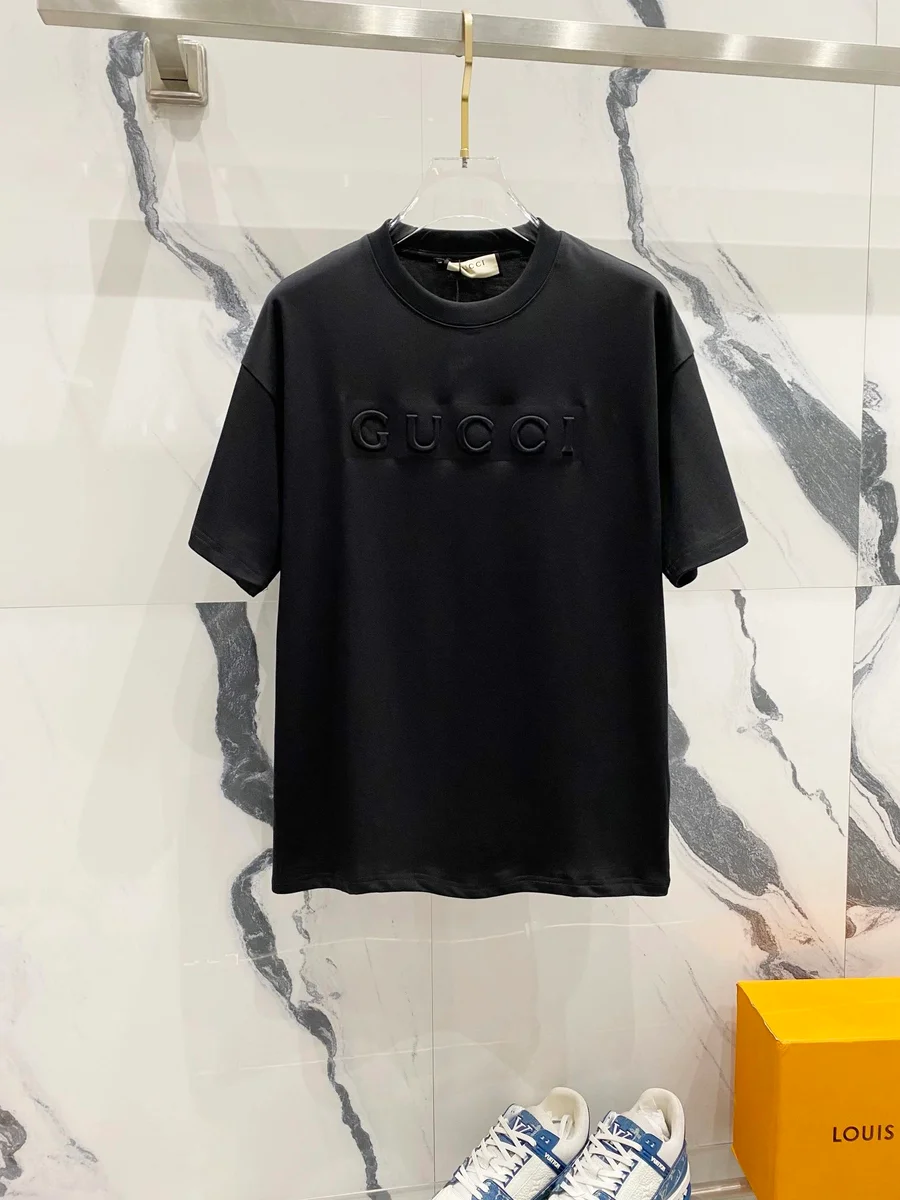 Gucci Gucci Embossed GUCCI Logo T-Shirt Black Black