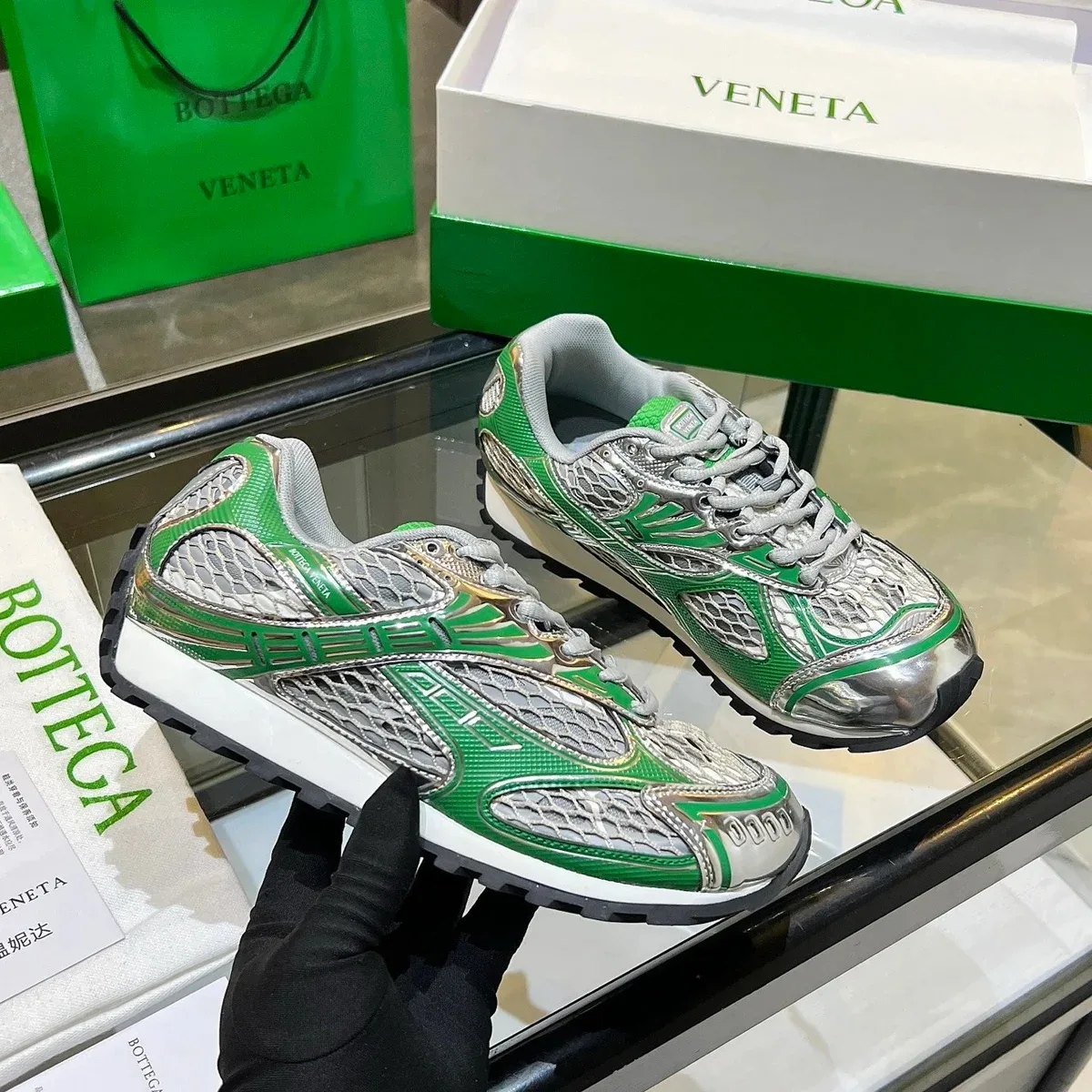 Bottega Veneta Bottega Veneta Runners Green Sneakers Green