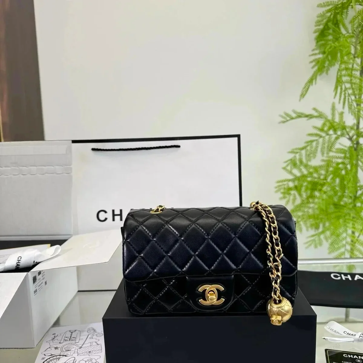 Chanel Chanel Classic Flap Black Quilted Chain Shoulder Bag Black