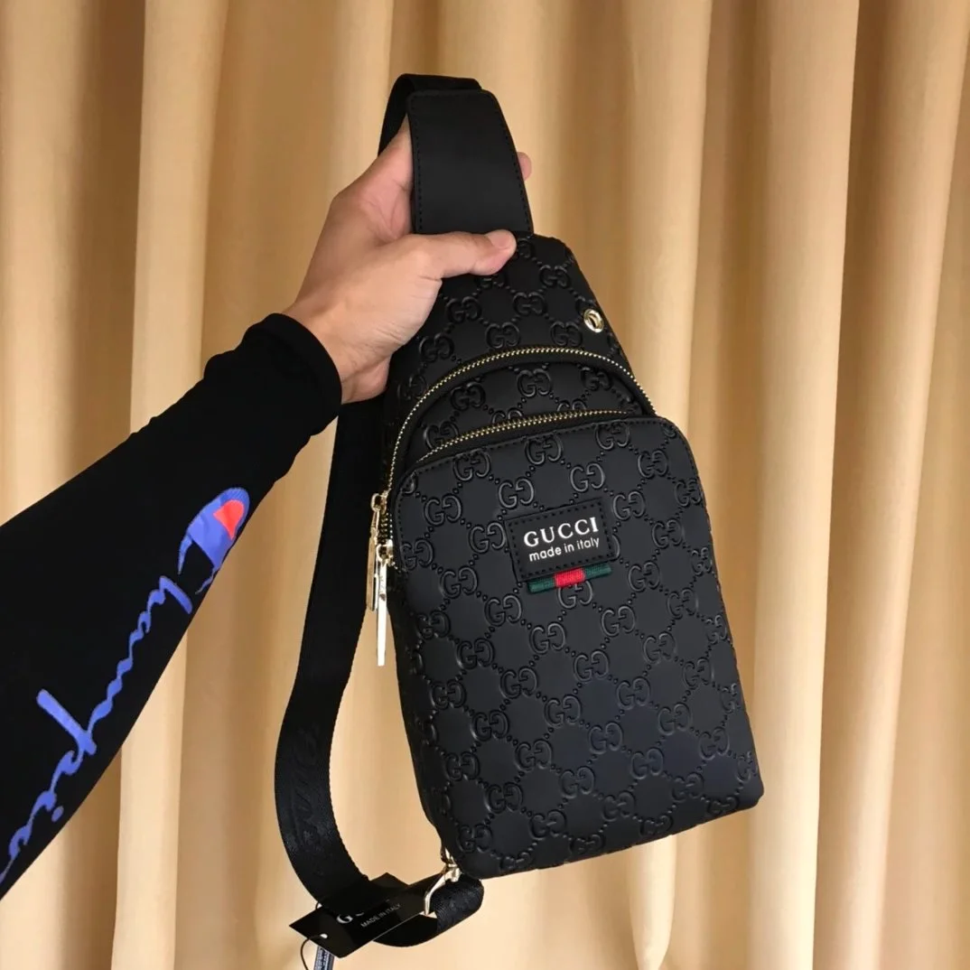 Gucci Gucci GG Supreme Black Crossbody Bag Black