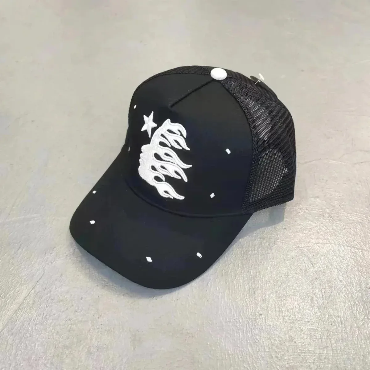 Other Black Flame & Star Trucker Cap Black - 1