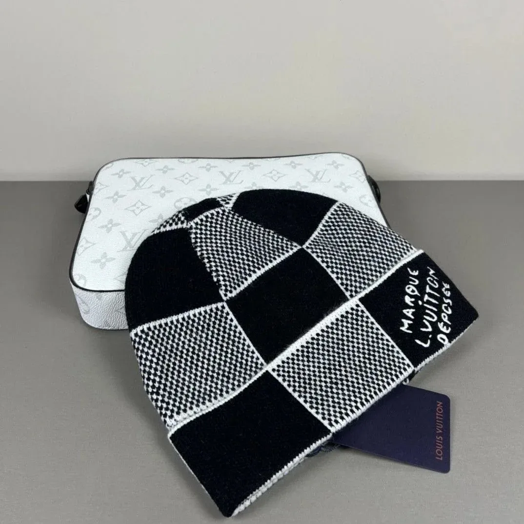 Louis Vuitton Louis Vuitton Monogram Black/Grey Checkered Beanie Black