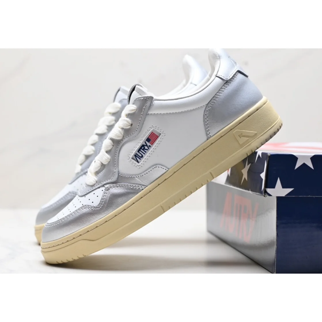 Autry Autry 03 White/Grey Sneakers White - 1